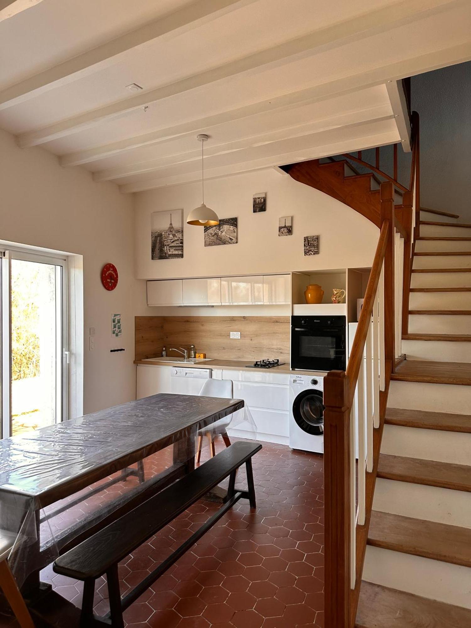 Une Maraichine En Bord De Conche Avec Barque Sans Linge De Maison Arcais Exterior photo